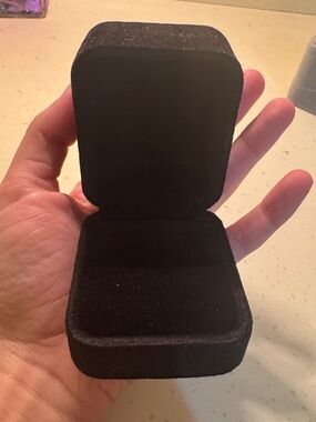 Solid Black One Slot Ring Box